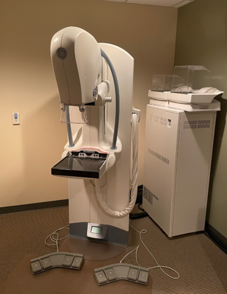 2014 GE Senographe Essential 2D Mammo [EQ-022675]