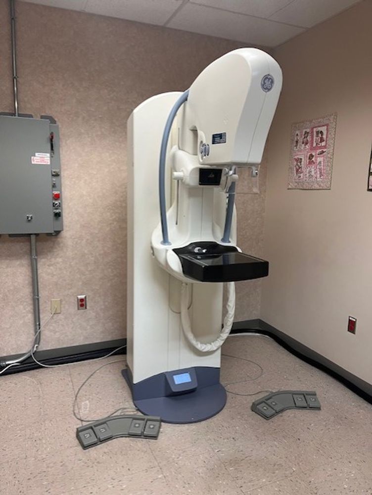 2010 GE Senographe Essential 2D Mammo [EQ-032812]